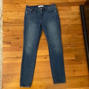Abercrombie Super Skinny Mid Rise Jeans Size 28/6